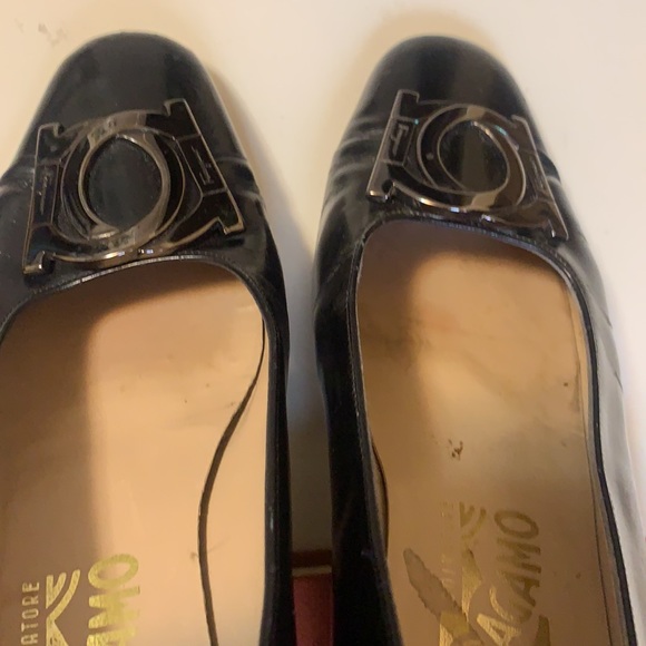 SALVADOR FERRAGAMO SZ 7B BLACK PATENT L. PREOWNED - Picture 8 of 13